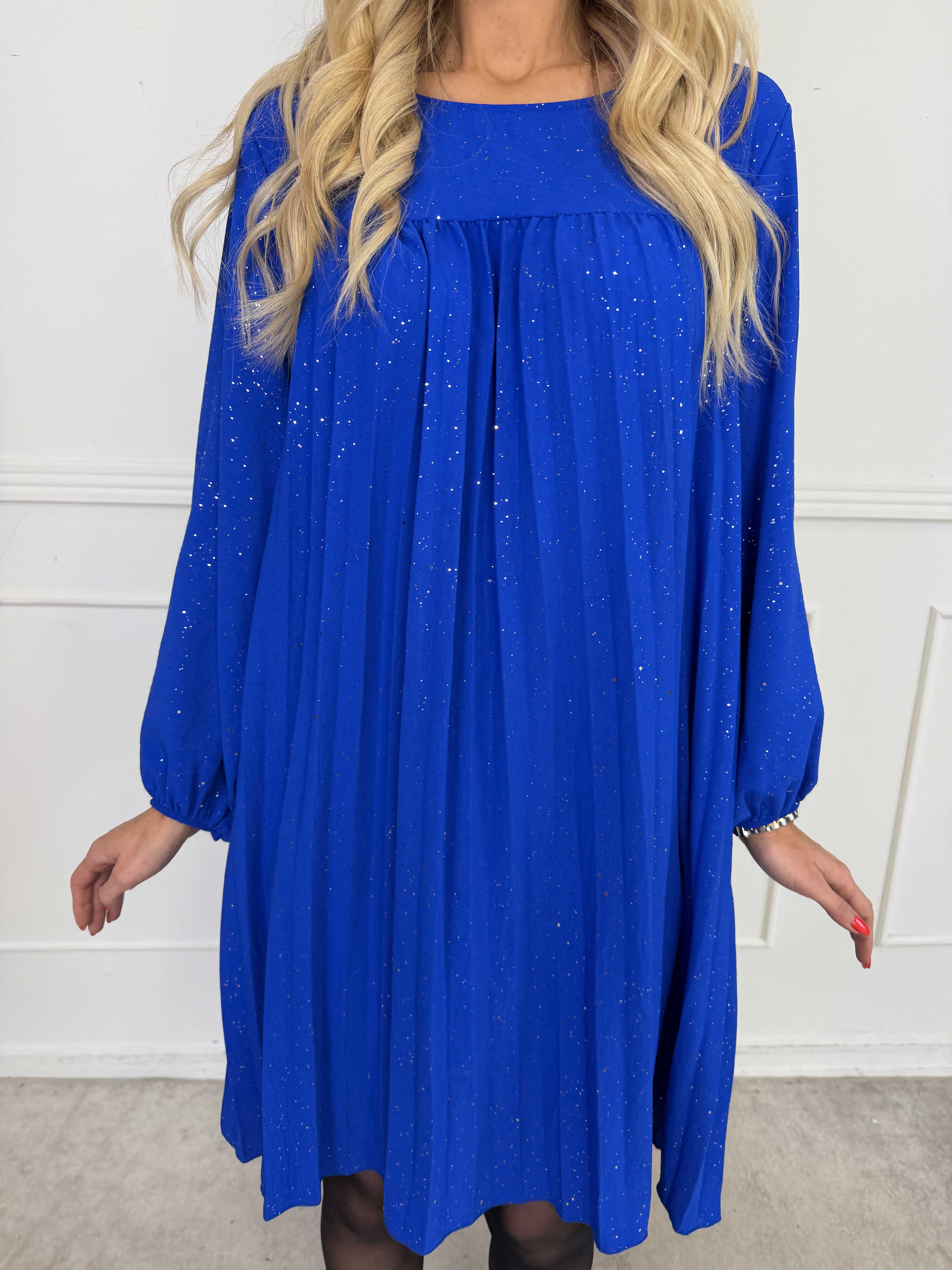 Nancy Glitter Short L/S - Plisserad klänning med fickor och glitter